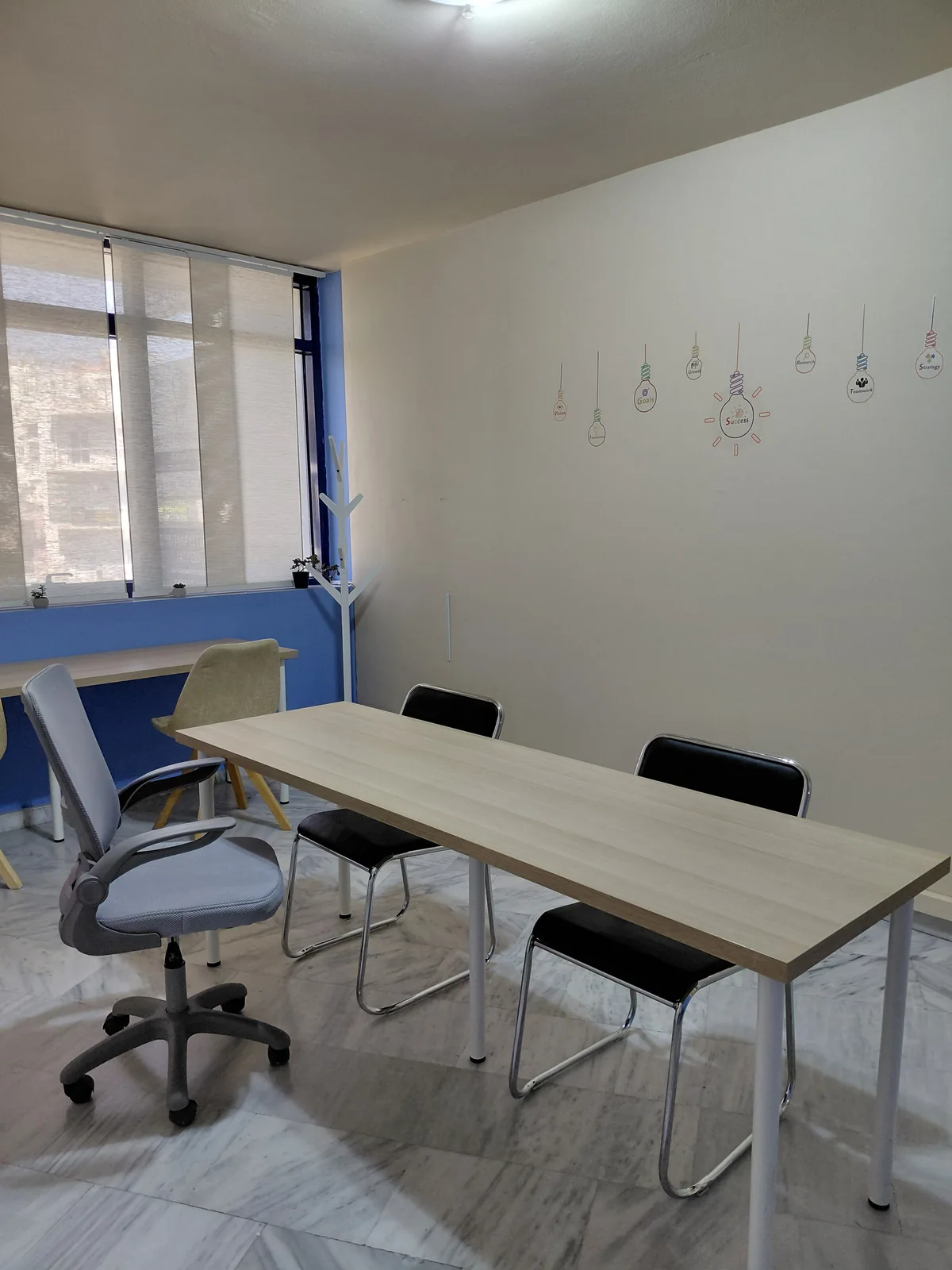 Εσωτερική άποψη της αίθουσας του Προς Πολυτεχνείο στο Κερατσίνι
